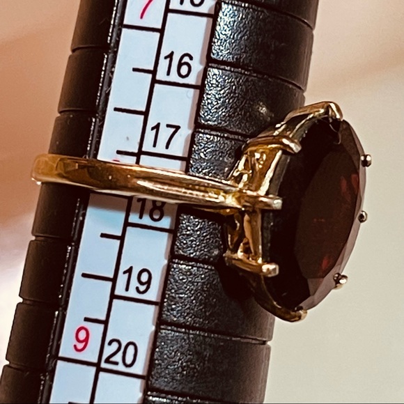 ❣️Splendid 14k Gold Vintage Oval Cut Garnet ring! Elegant and Classic! - Picture 4 of 15